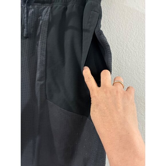 Lululemon shorts men’s Step Back Jump Short  Black LM7AEFS Active Gym Training - Picture 3 of 9